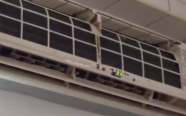 do air conditioners filter out smells bad